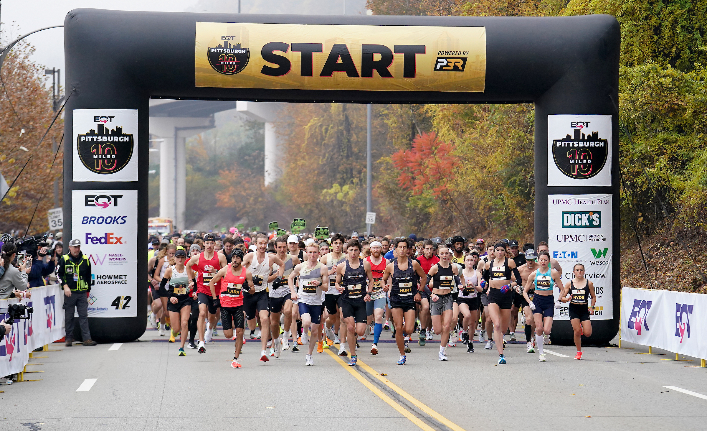 Runner participating in the EQT Pittsburgh 10 Miler
