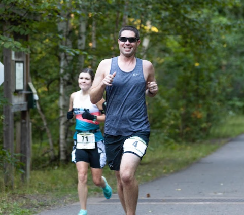 Jessie Aerts poses while competing in a marathon